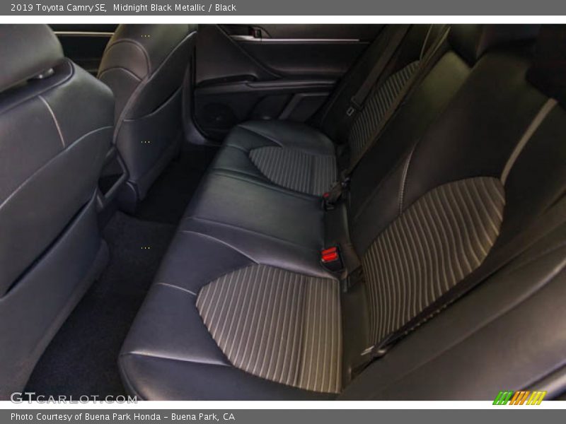 Midnight Black Metallic / Black 2019 Toyota Camry SE
