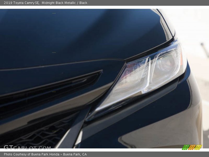 Midnight Black Metallic / Black 2019 Toyota Camry SE