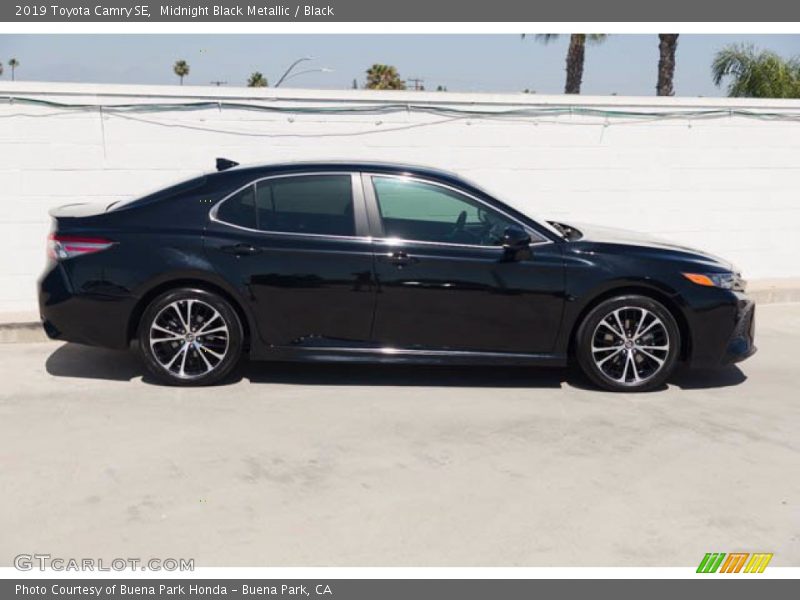 Midnight Black Metallic / Black 2019 Toyota Camry SE