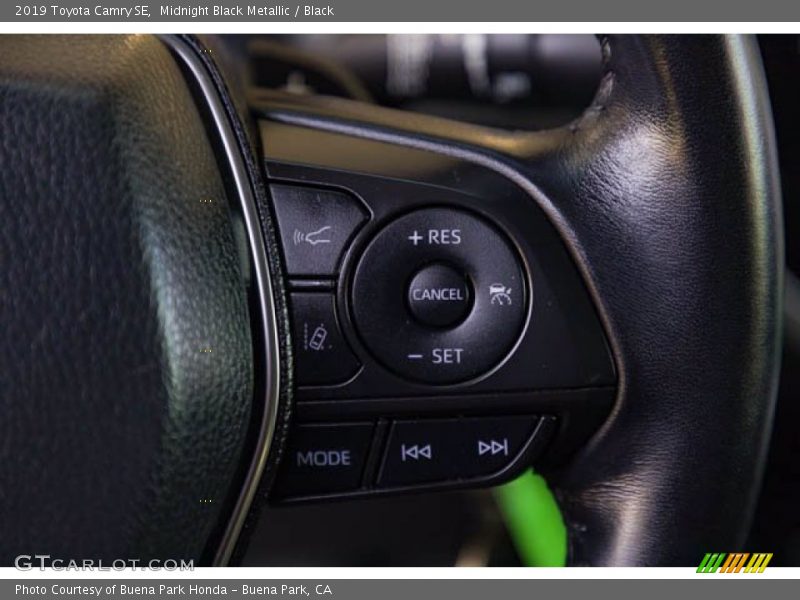 Midnight Black Metallic / Black 2019 Toyota Camry SE