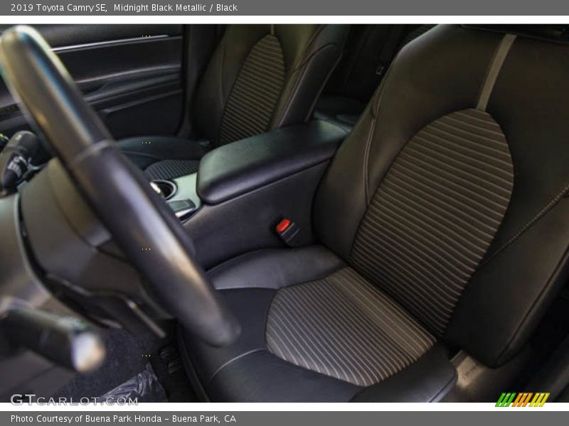 Midnight Black Metallic / Black 2019 Toyota Camry SE