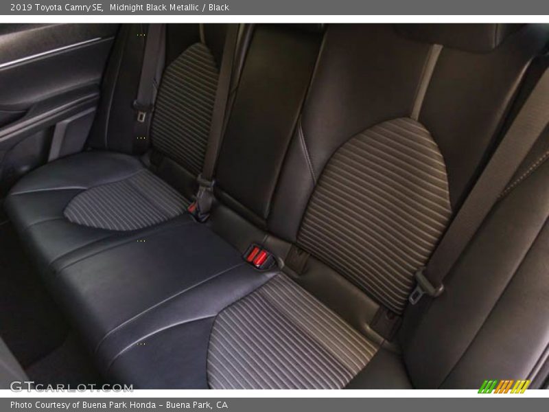 Midnight Black Metallic / Black 2019 Toyota Camry SE