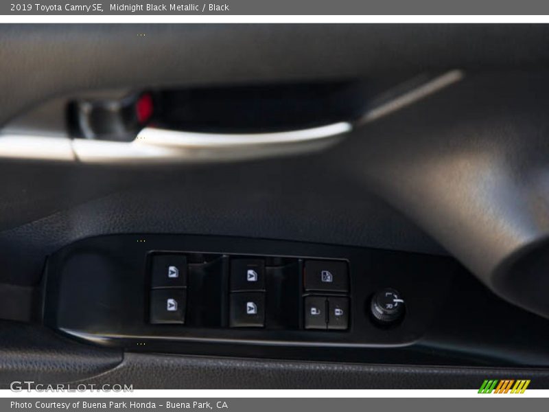 Midnight Black Metallic / Black 2019 Toyota Camry SE