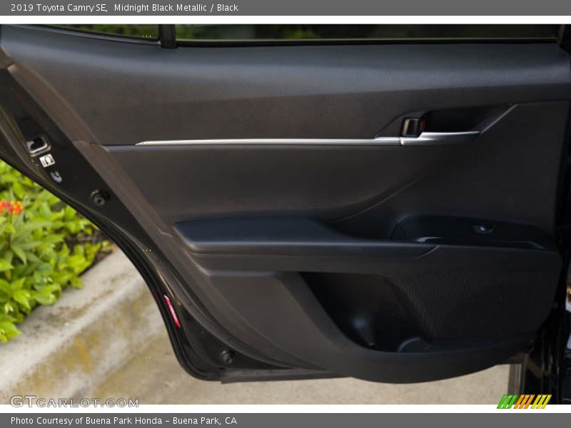 Midnight Black Metallic / Black 2019 Toyota Camry SE