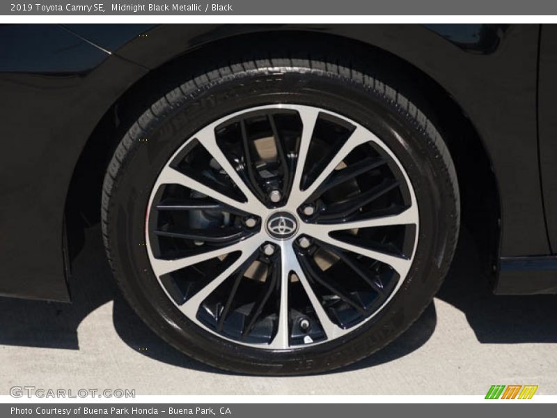 Midnight Black Metallic / Black 2019 Toyota Camry SE