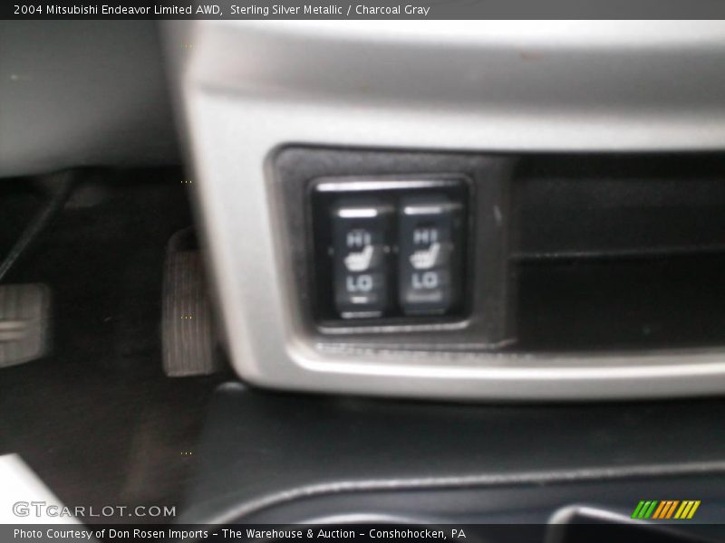 Sterling Silver Metallic / Charcoal Gray 2004 Mitsubishi Endeavor Limited AWD