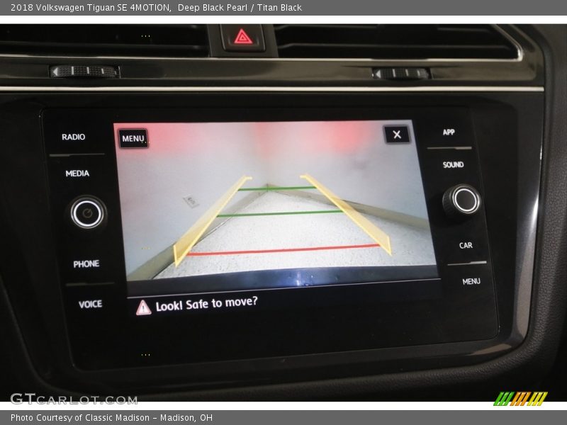 Deep Black Pearl / Titan Black 2018 Volkswagen Tiguan SE 4MOTION