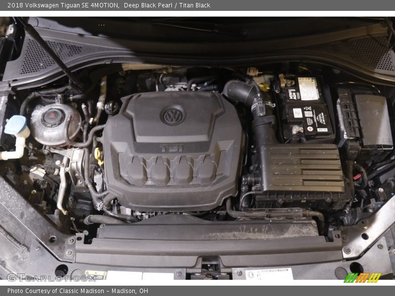 Deep Black Pearl / Titan Black 2018 Volkswagen Tiguan SE 4MOTION