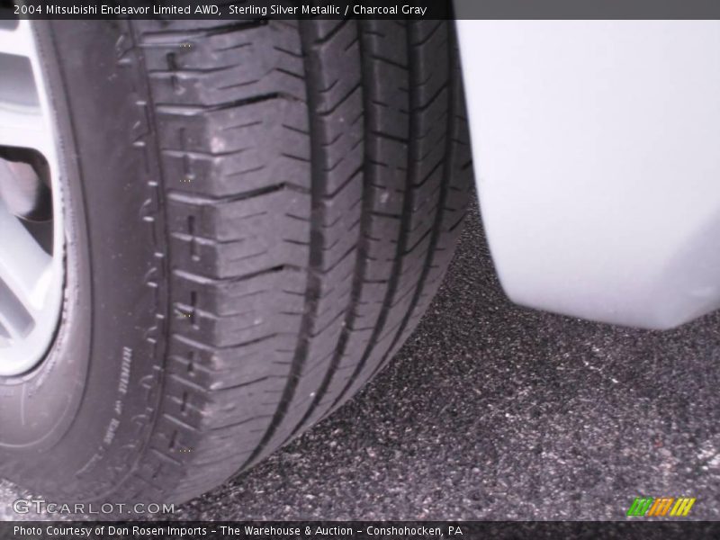Sterling Silver Metallic / Charcoal Gray 2004 Mitsubishi Endeavor Limited AWD