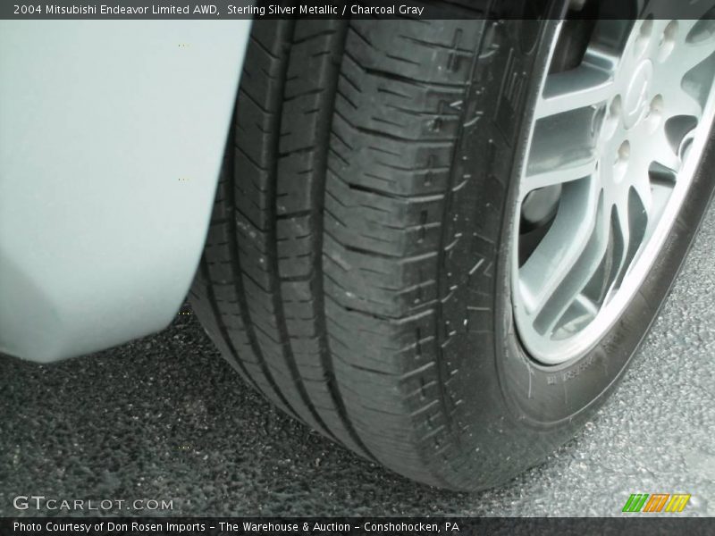 Sterling Silver Metallic / Charcoal Gray 2004 Mitsubishi Endeavor Limited AWD