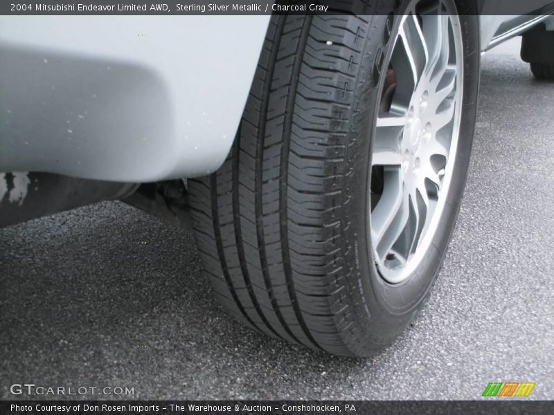 Sterling Silver Metallic / Charcoal Gray 2004 Mitsubishi Endeavor Limited AWD