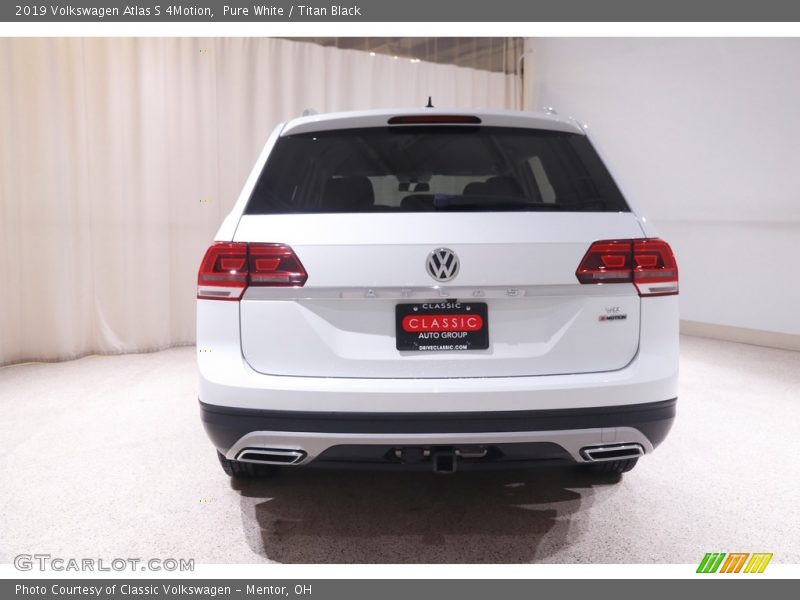 Pure White / Titan Black 2019 Volkswagen Atlas S 4Motion