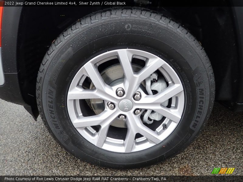 Silver Zynith / Global Black 2022 Jeep Grand Cherokee Limited 4x4