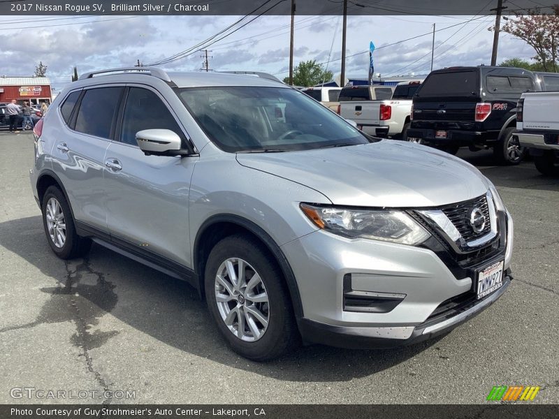 Brilliant Silver / Charcoal 2017 Nissan Rogue SV
