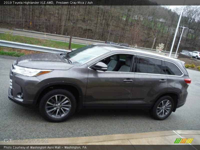 Predawn Gray Mica / Ash 2019 Toyota Highlander XLE AWD