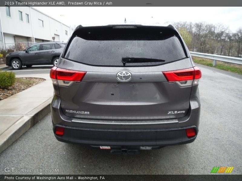 Predawn Gray Mica / Ash 2019 Toyota Highlander XLE AWD