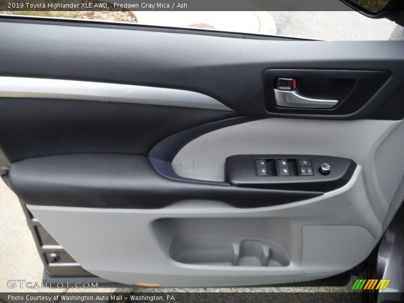 Predawn Gray Mica / Ash 2019 Toyota Highlander XLE AWD
