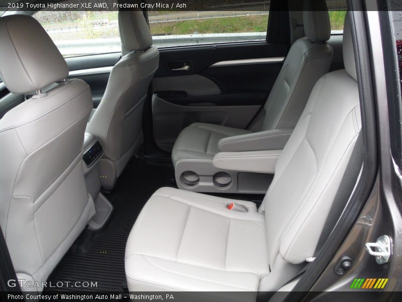 Predawn Gray Mica / Ash 2019 Toyota Highlander XLE AWD