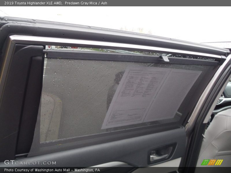 Predawn Gray Mica / Ash 2019 Toyota Highlander XLE AWD