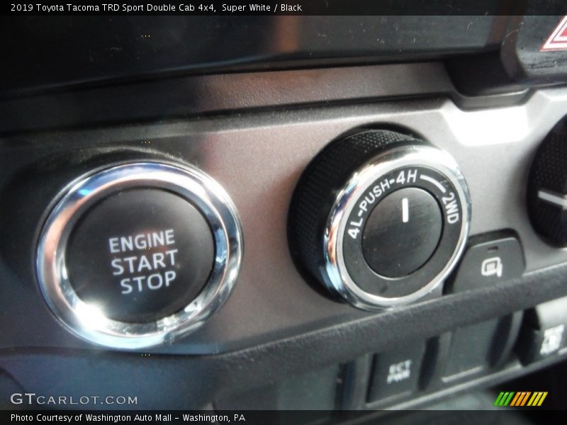 Super White / Black 2019 Toyota Tacoma TRD Sport Double Cab 4x4