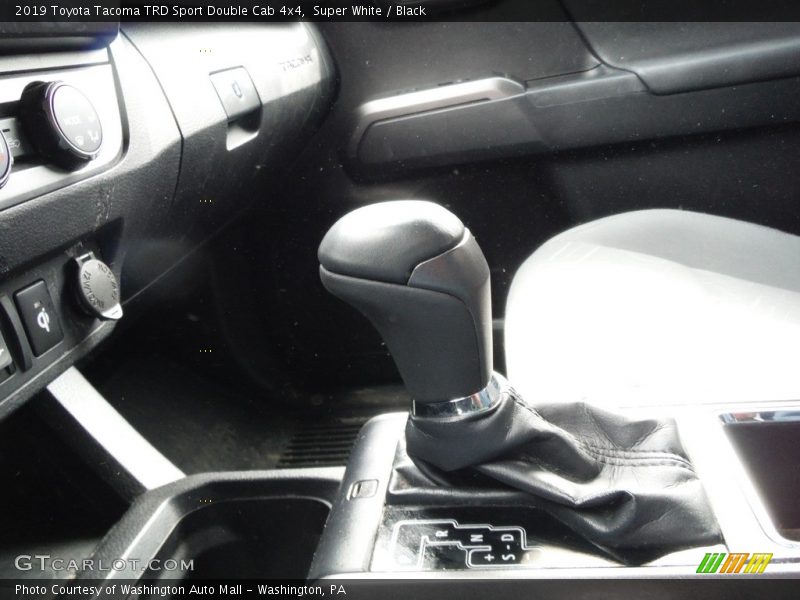 Super White / Black 2019 Toyota Tacoma TRD Sport Double Cab 4x4
