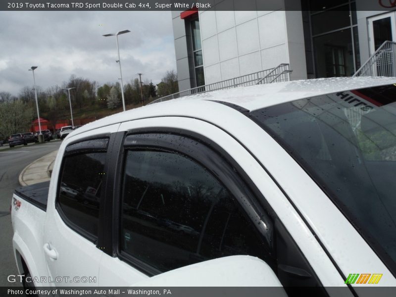 Super White / Black 2019 Toyota Tacoma TRD Sport Double Cab 4x4
