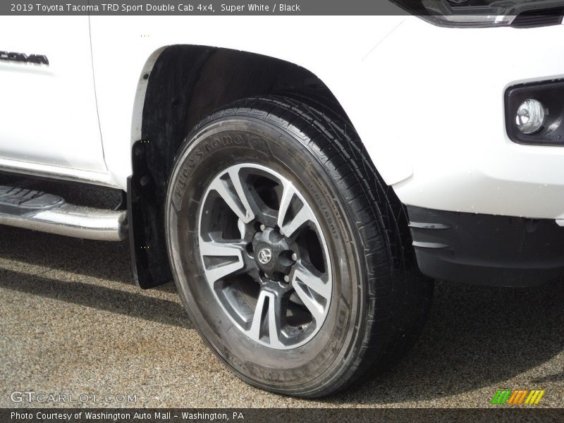 Super White / Black 2019 Toyota Tacoma TRD Sport Double Cab 4x4