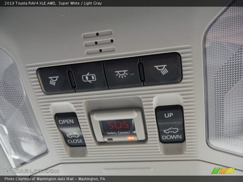 Super White / Light Gray 2019 Toyota RAV4 XLE AWD