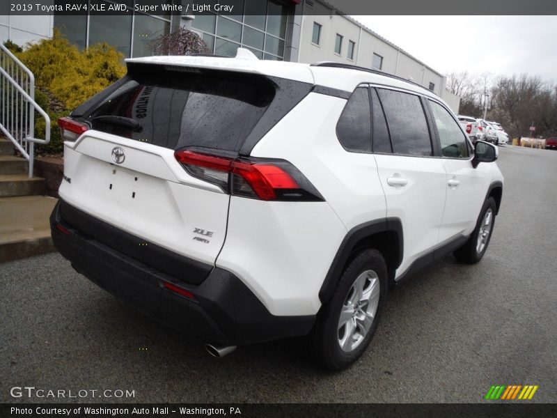 Super White / Light Gray 2019 Toyota RAV4 XLE AWD