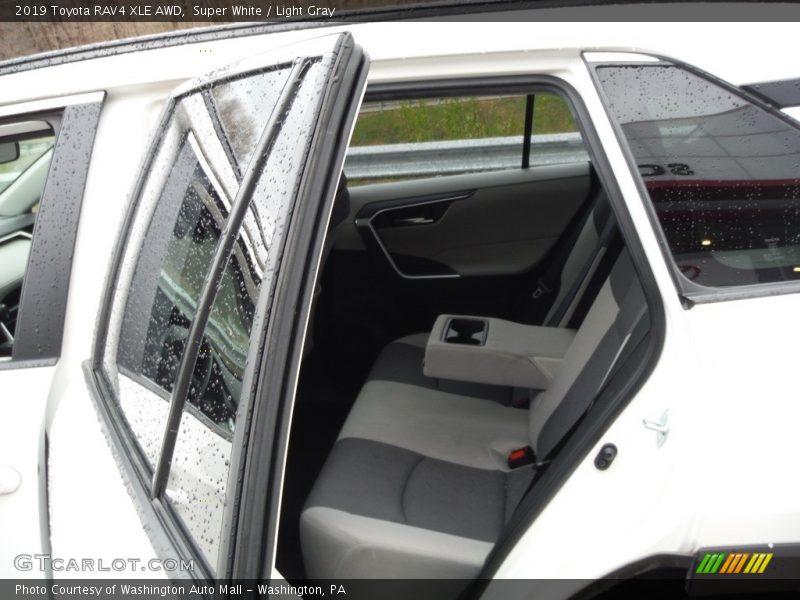 Super White / Light Gray 2019 Toyota RAV4 XLE AWD