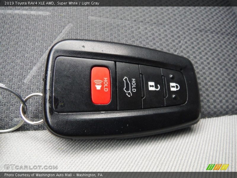 Super White / Light Gray 2019 Toyota RAV4 XLE AWD