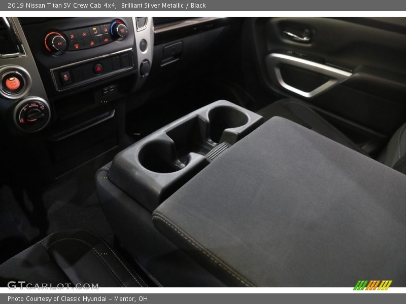 Brilliant Silver Metallic / Black 2019 Nissan Titan SV Crew Cab 4x4
