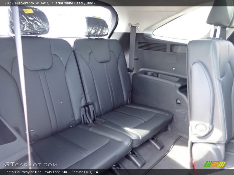 Glacial White Pearl / Black 2022 Kia Sorento SX AWD