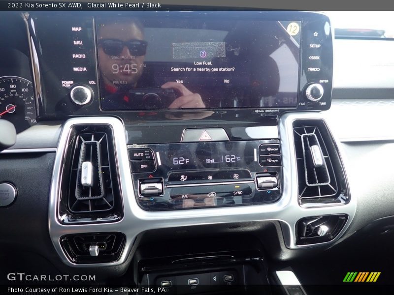 Glacial White Pearl / Black 2022 Kia Sorento SX AWD