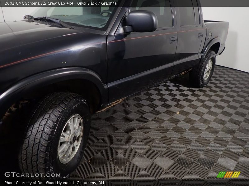 Onyx Black / Graphite 2002 GMC Sonoma SLS Crew Cab 4x4