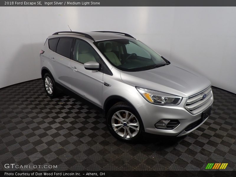 Ingot Silver / Medium Light Stone 2018 Ford Escape SE