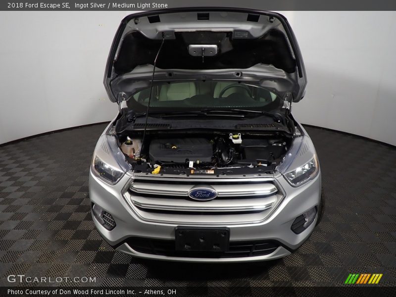 Ingot Silver / Medium Light Stone 2018 Ford Escape SE