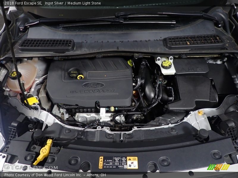 Ingot Silver / Medium Light Stone 2018 Ford Escape SE