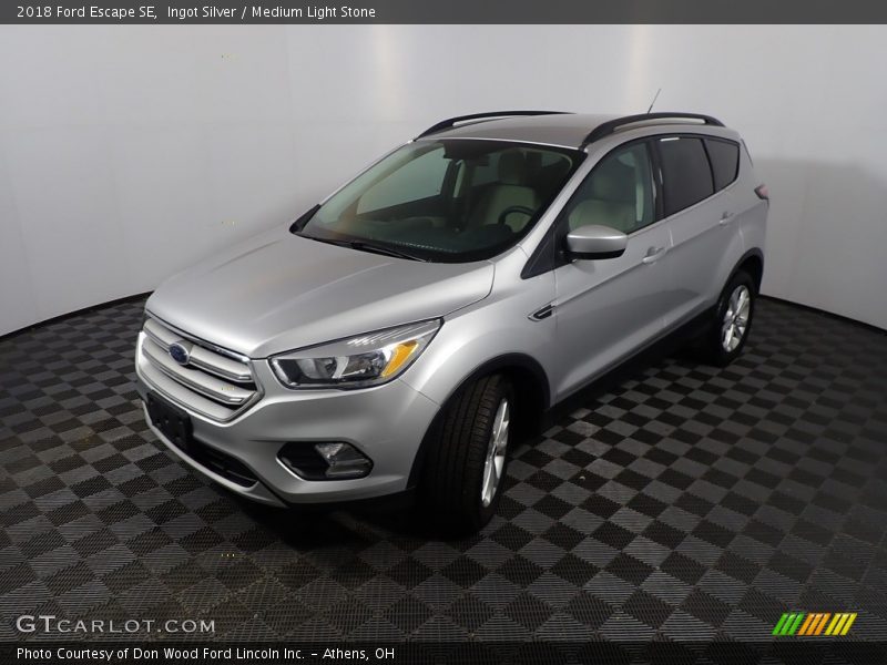 Ingot Silver / Medium Light Stone 2018 Ford Escape SE