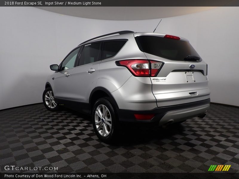 Ingot Silver / Medium Light Stone 2018 Ford Escape SE