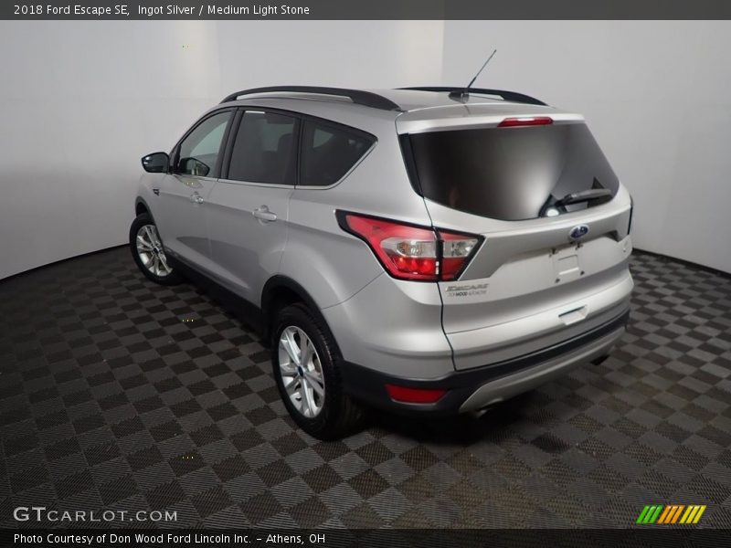 Ingot Silver / Medium Light Stone 2018 Ford Escape SE