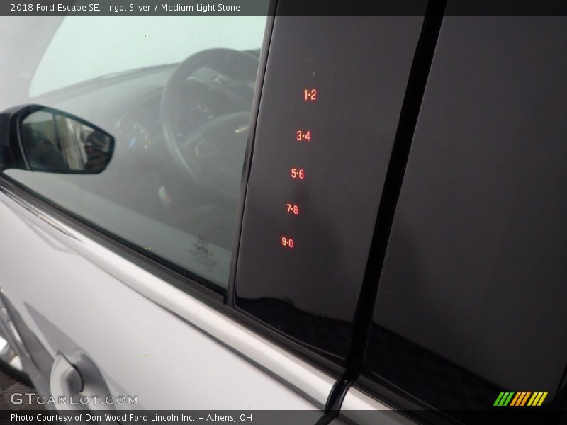 Ingot Silver / Medium Light Stone 2018 Ford Escape SE
