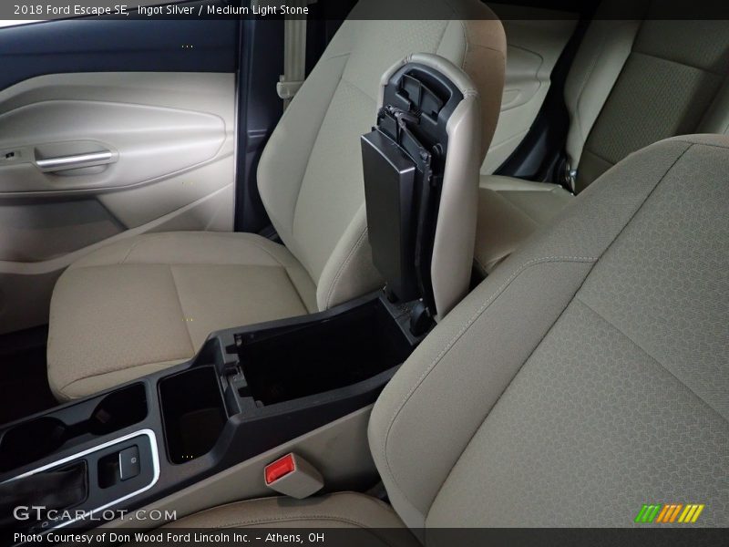 Ingot Silver / Medium Light Stone 2018 Ford Escape SE