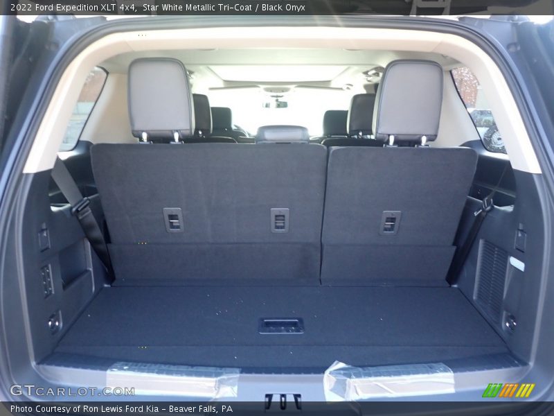  2022 Expedition XLT 4x4 Trunk
