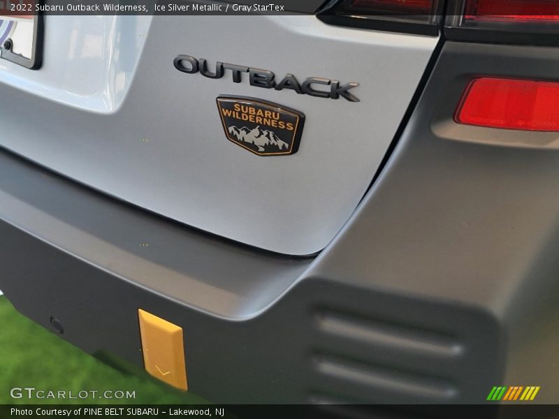 Ice Silver Metallic / Gray StarTex 2022 Subaru Outback Wilderness