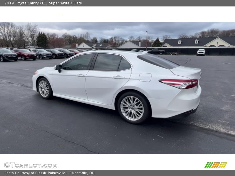 Super White / Black 2019 Toyota Camry XLE