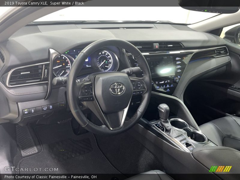 Super White / Black 2019 Toyota Camry XLE