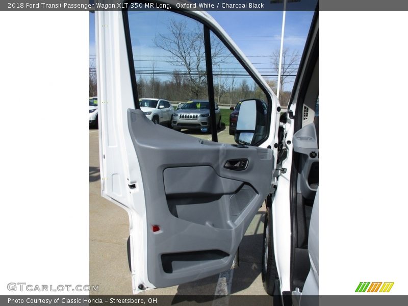 Oxford White / Charcoal Black 2018 Ford Transit Passenger Wagon XLT 350 MR Long