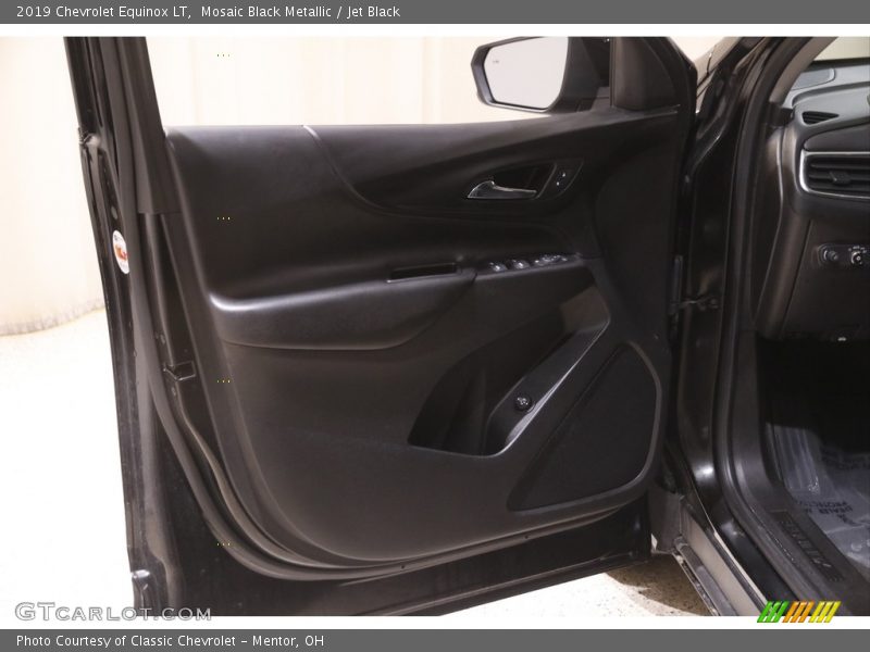 Mosaic Black Metallic / Jet Black 2019 Chevrolet Equinox LT