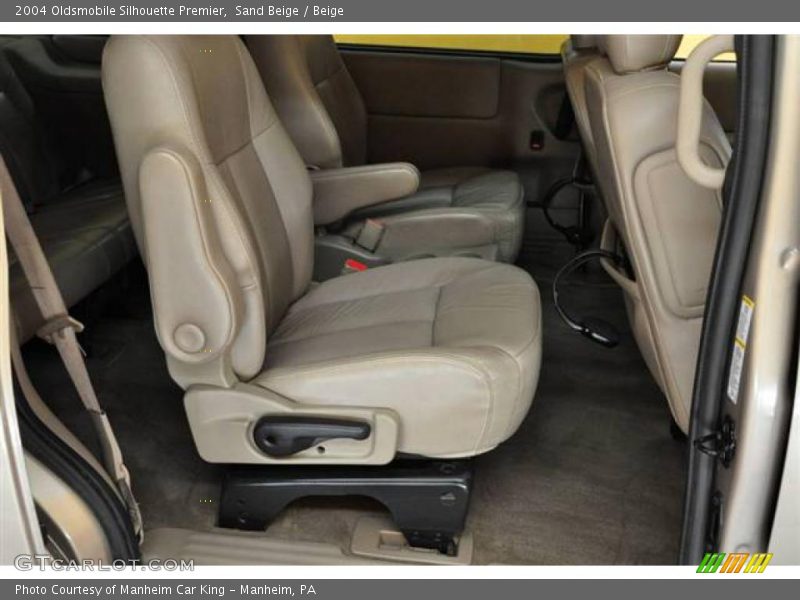 Sand Beige / Beige 2004 Oldsmobile Silhouette Premier
